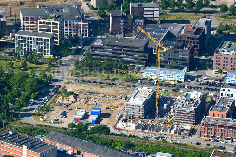 Luftbild Bremen - Neubau einer Mehrfamilienhaus-Wohnanlage im Kaffequartier im Ortsteil Überseestadt in Bremen, Deutschland