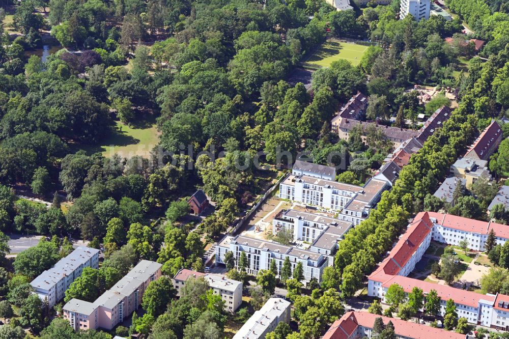 Berlin aus der Vogelperspektive: Neubau einer Mehrfamilienhaus-Wohnanlage Lankwitzer Hofgärten im Ortsteil Lankwitz in Berlin, Deutschland