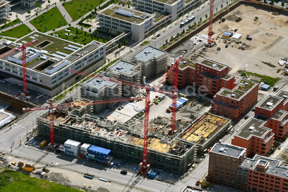 Luftbild München - Neubau einer Mehrfamilienhaus-Wohnanlage in München im Bundesland Bayern, Deutschland