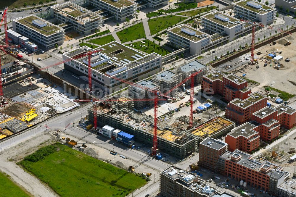 München aus der Vogelperspektive: Neubau einer Mehrfamilienhaus-Wohnanlage in München im Bundesland Bayern, Deutschland