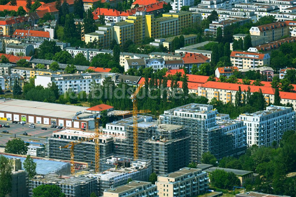 Berlin von oben - Neubau einer Mehrfamilienhaus-Wohnanlage im Ortsteil Spandau Hakenfelde in Berlin, Deutschland