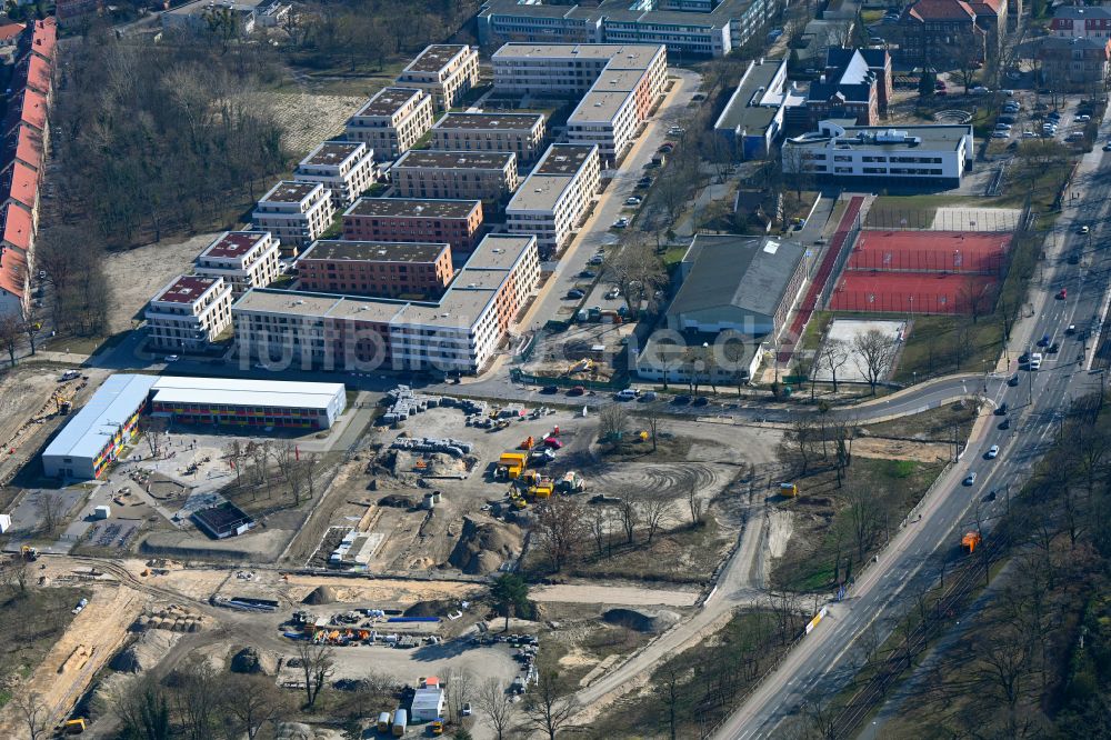 Potsdam von oben - Neubau einer Mehrfamilienhaus-Wohnanlage in Potsdam im Bundesland Brandenburg, Deutschland