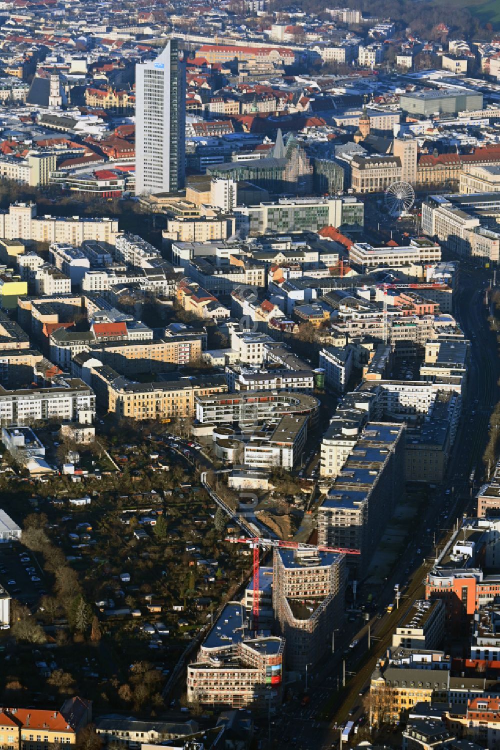 Luftaufnahme Leipzig - Neubau einer Mehrfamilienhaus-Wohnanlage an der Prager Straße Ecke Johannisallee in Leipzig im Bundesland Sachsen, Deutschland