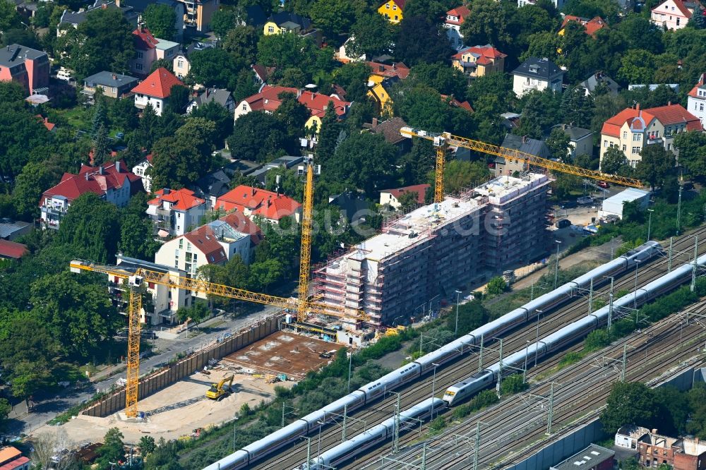 Luftbild Berlin - Neubau einer Mehrfamilienhaus-Wohnanlage Wandlitzstraße Kaisergärten im Ortsteil Karlshorst in Berlin, Deutschland