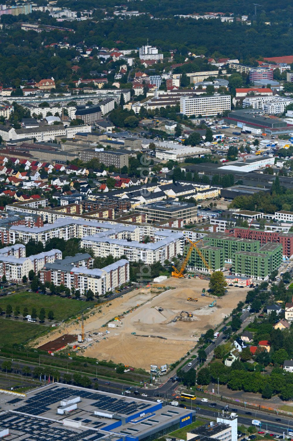 Berlin aus der Vogelperspektive: Neubau einer Mehrfamilienhaus-Wohnanlage Weiße Taube im Ortsteil Hohenschönhausen in Berlin, Deutschland