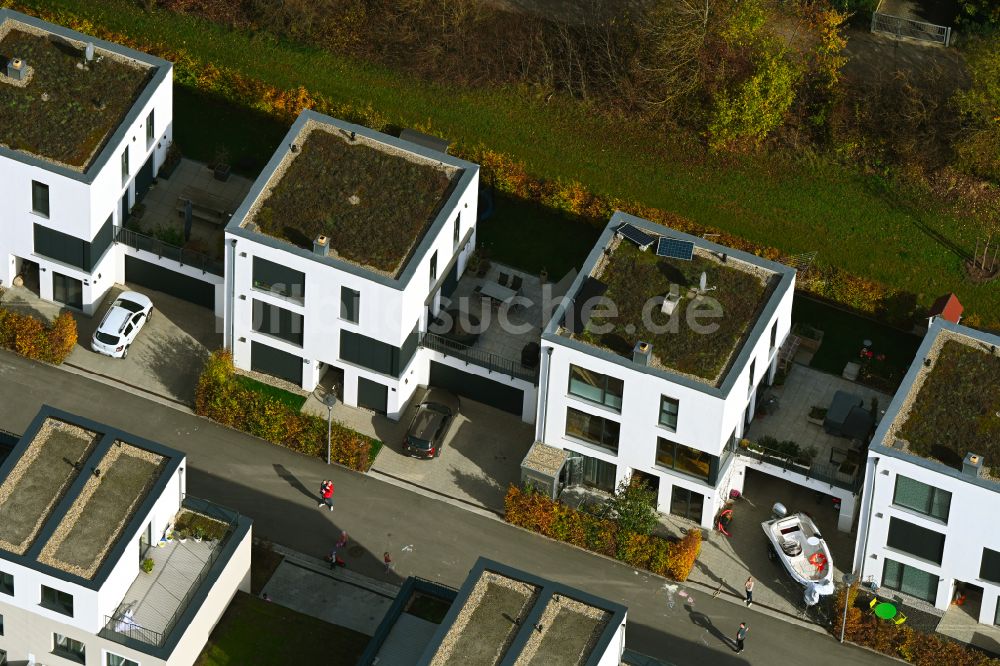 Luftbild Regensburg - Neubau einer Mehrfamilienhaus-Wohnanlage Wohnen in den Obstgärten im Ortsteil Brandlberg in Regensburg im Bundesland Bayern, Deutschland