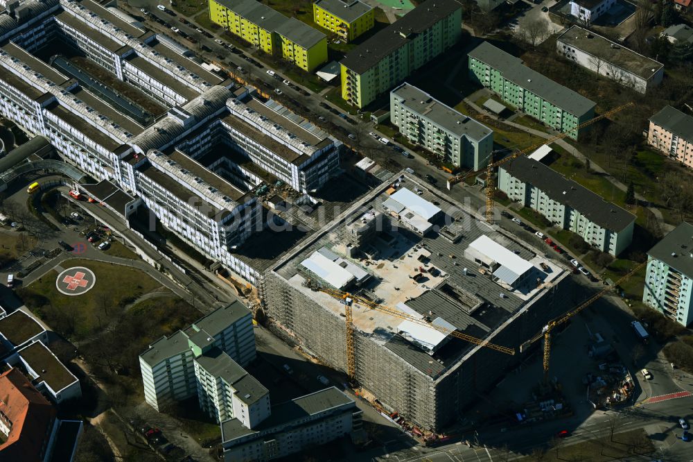 Berlin aus der Vogelperspektive: Neubau Nordkopf auf dem Klinikgelände des Krankenhauses Vivantes Klinikum Neukölln in Berlin, Deutschland