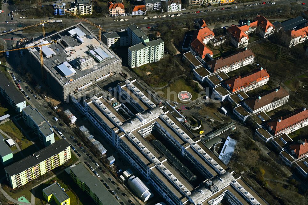 Berlin aus der Vogelperspektive: Neubau Nordkopf auf dem Klinikgelände des Krankenhauses Vivantes Klinikum Neukölln in Berlin, Deutschland