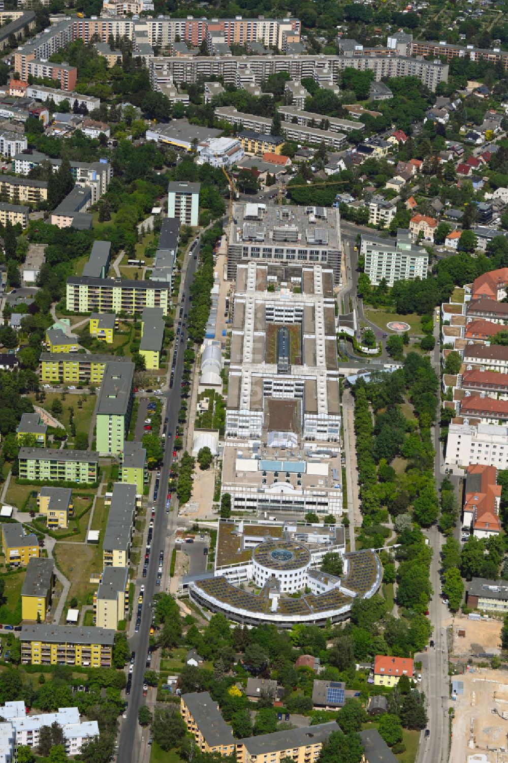 Luftbild Berlin - Neubau Nordkopf auf dem Klinikgelände des Krankenhauses Vivantes Klinikum Neukölln in Berlin, Deutschland