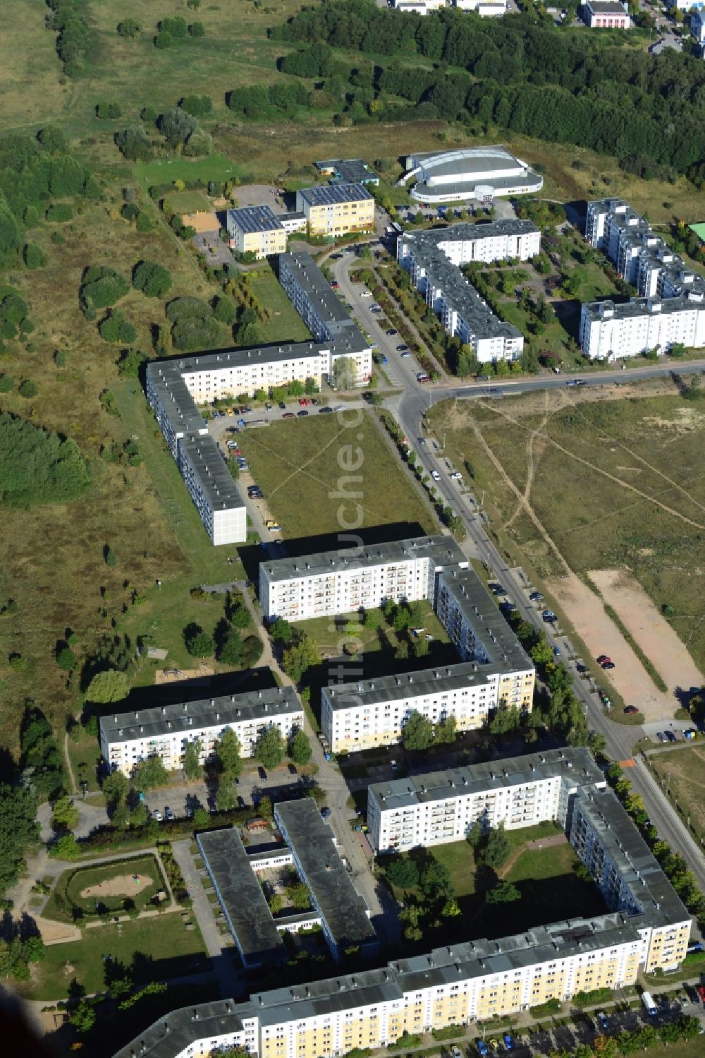 Schwerin aus der Vogelperspektive: Neubau- Plattenbau- Wohngebiet Krebsförden in Schwerin im Bundesland Mecklenburg-Vorpommern