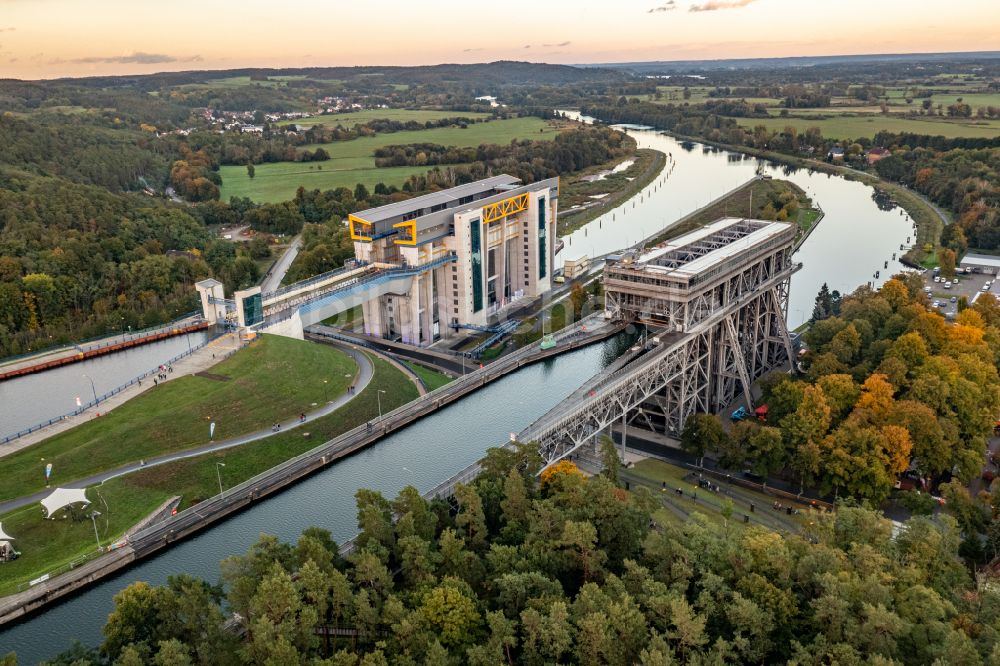Luftaufnahme Niederfinow - Neubau des Schiffshebewerk Niederfinow am Oder-Havel-Kanal im Bundesland Brandenburg
