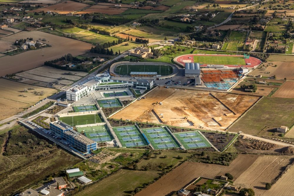 Luftaufnahme Manacor - Neubau der Sportplatzanlagen Rafa Nadal Academy by Movistar in Manacor in Balearische Insel Mallorca, Spanien