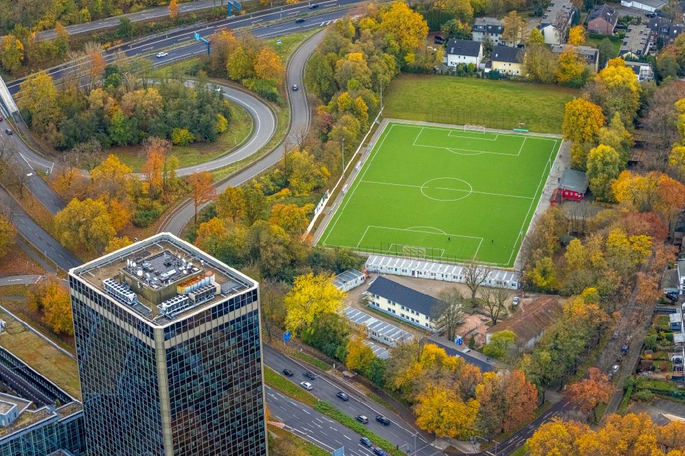 Bochum von oben - Neubau der Sportplatzanlagen an der Wohlfahrtstraße in Bochum im Bundesland Nordrhein-Westfalen, Deutschland