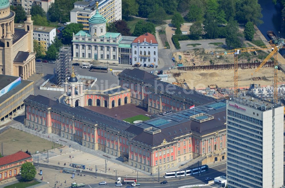 Luftbild Potsdam - Neubau des Stadtschloß und Brandenburger Landtag in Potsdam im Bundesland Brandenburg