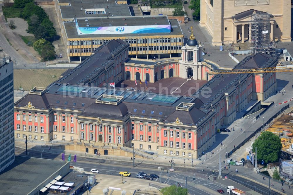Potsdam von oben - Neubau des Stadtschloß und Brandenburger Landtag in Potsdam im Bundesland Brandenburg