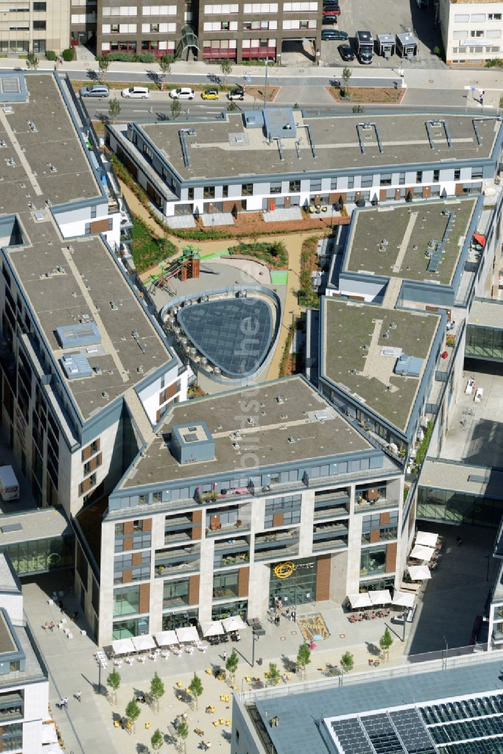Luftaufnahme Stuttgart - Neubau des Stadtteilzentrums und Einkaufszentrum Milaneo im Europaviertel der Landeshauptstadt Stuttgart im Bundesland Baden-Württemberg BW