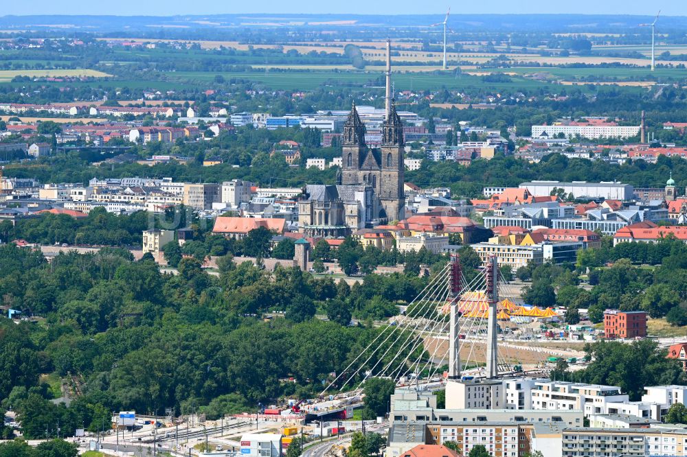 Magdeburg von oben - Neubau der Straßenbrücken- Trasse Ersatzneubau Strombrückenzug in Magdeburg im Bundesland Sachsen-Anhalt, Deutschland