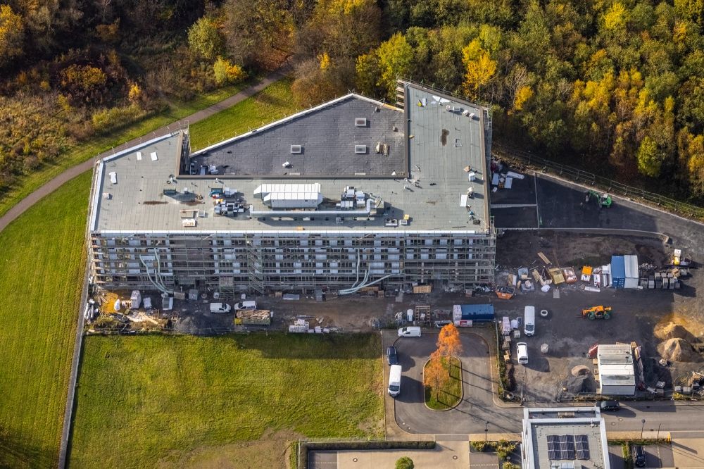 Luftaufnahme Bochum - Neubau eines Unternehmensgebäudes der think about IT GmbH im Ortsteil Querenburg in Bochum im Bundesland Nordrhein-Westfalen, Deutschla