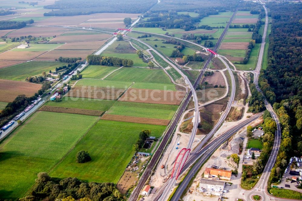 Luftaufnahme Eckwersheim - Neubau- Viadukt des Bahn- Brückenbauwerk über den Marne-Rhein Kanal in Eckwersheim in Grand Est, Frankreich