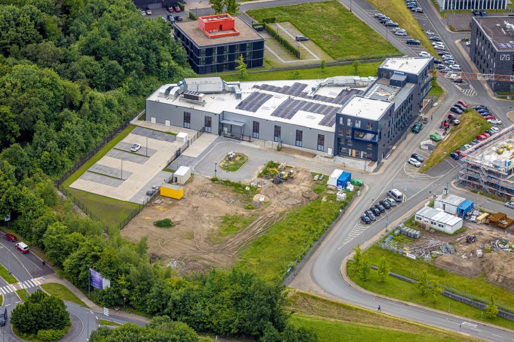 Bochum von oben - Neubau auf dem Werksgelände der gb Implantat-Technologie GmbH in Bochum im Bundesland Nordrhein-Westfalen, Deutschland