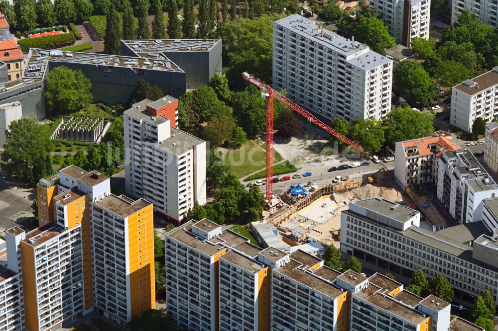 Berlin von oben - Neubau Wohn- und Geschäftshaus als Ergänzung des sogenannten Mendelsohn-Bau mit Sitz der Industriegewerkschaft Metall (IGM) in Berlin, Deutschland
