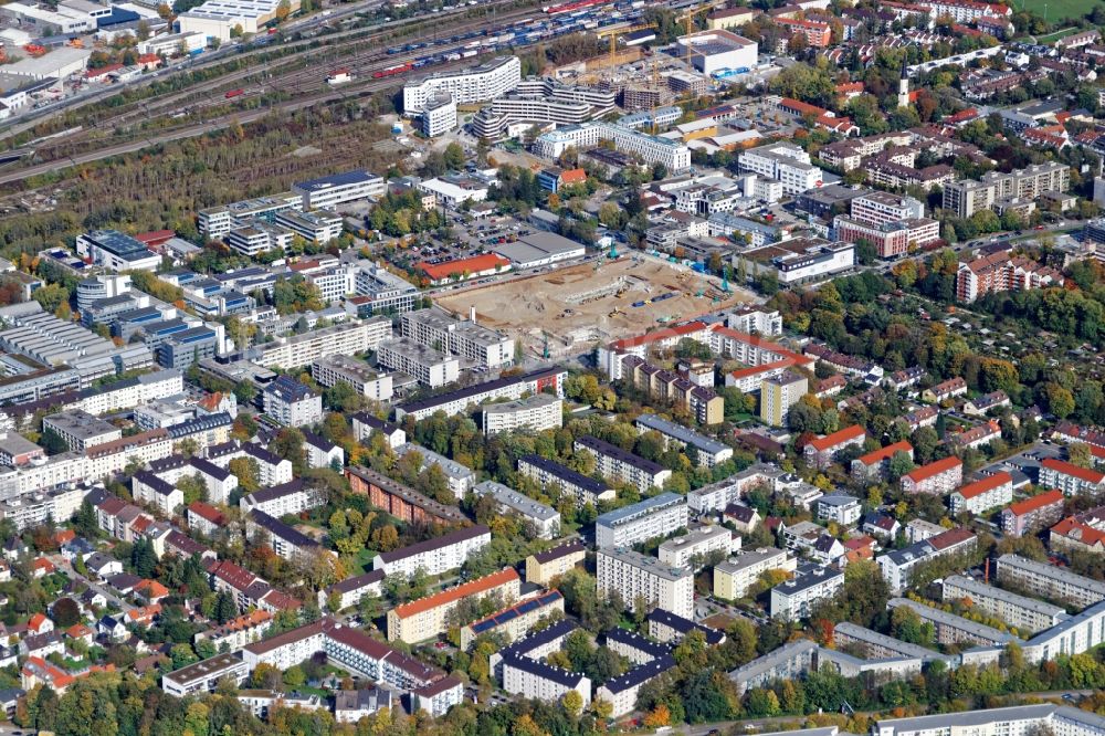 München von oben - Neubau Wohn- und Geschäftshaus Viertel DIE MACHEREI im Ortsteil Berg am Laim in München im Bundesland Bayern, Deutschland