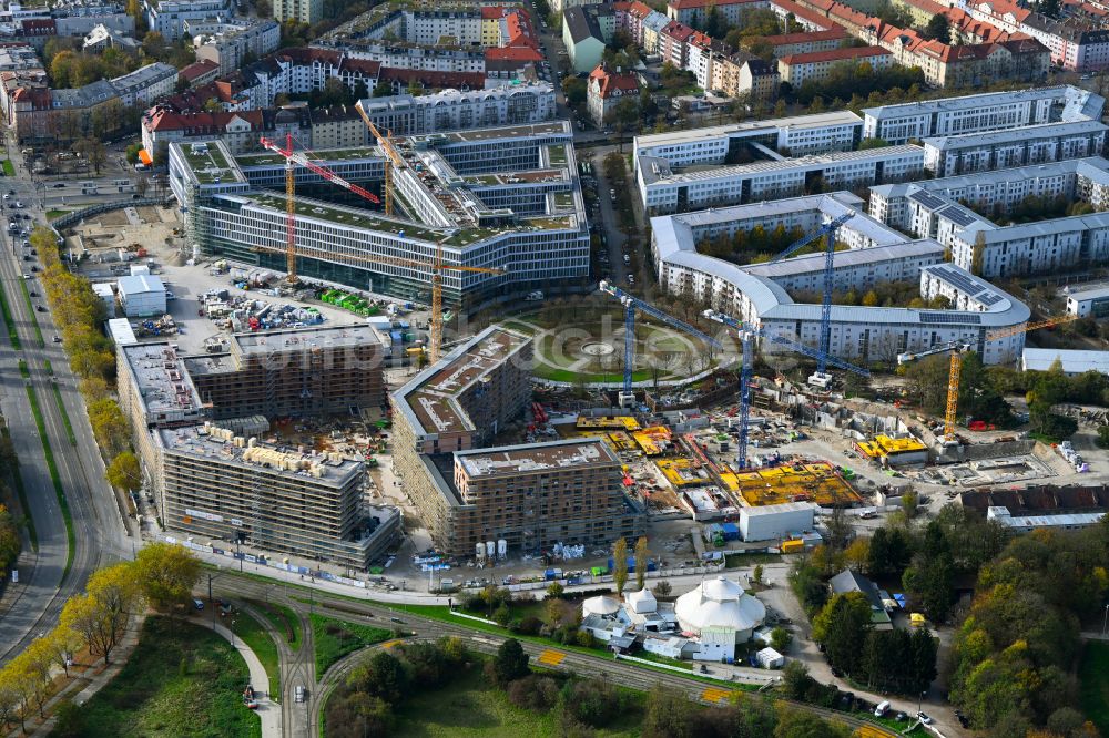Luftbild München - Neubau Wohn- und Geschäftshaus Viertel Südliches Oberwiesenfeld am Rosa-Luxemburg-Platz in München im Bundesland Bayern, Deutschland