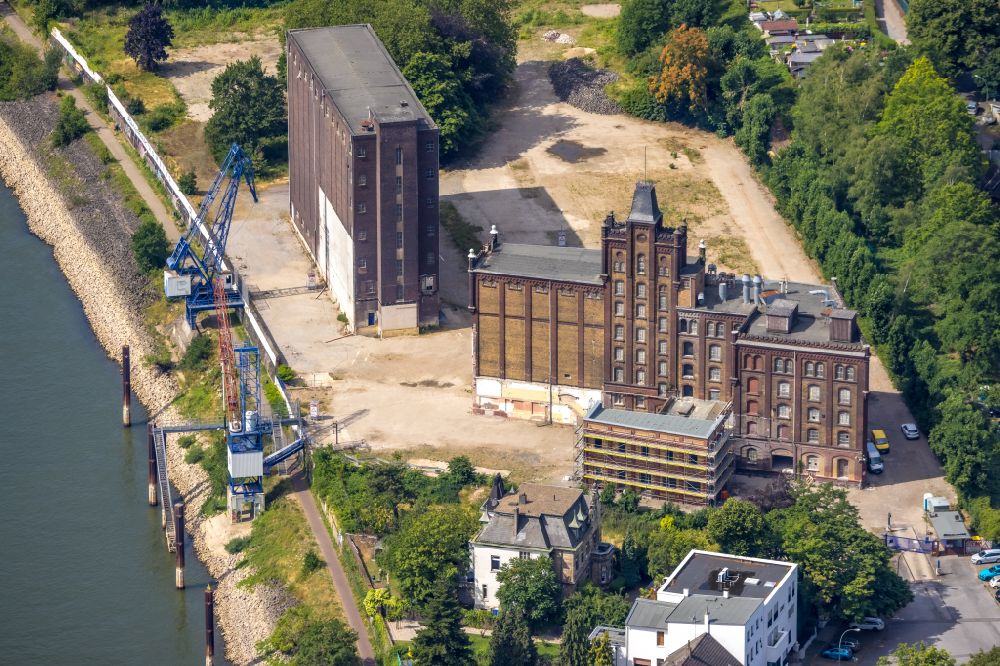 Duisburg von oben - Neubau Wohn- und Geschäftshausviertel Plangemühle in Alt-Homberg im Bundesland Nordrhein-Westfalen, Deutschland
