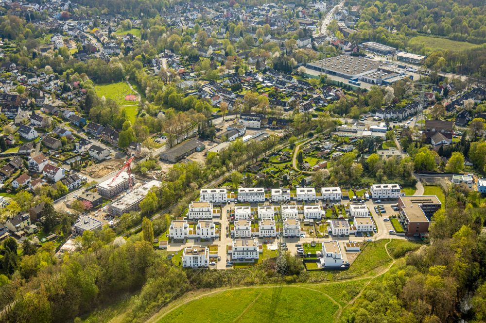 Luftaufnahme Bochum - Neubau- Wohngebiet einer Reihenhaus- Siedlung Am alten Sägewerk im Ortsteil Weitmar in Bochum im Bundesland Nordrhein-Westfalen, Deutschland