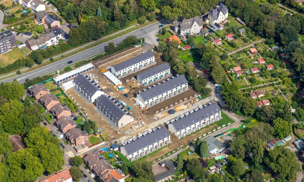Luftbild Gelsenkirchen - Neubau- Wohngebiet einer Reihenhaus- Siedlung Florastraße Ecke Schlesierstraße in Gelsenkirchen im Bundesland Nordrhein-Westfalen, Deutschland
