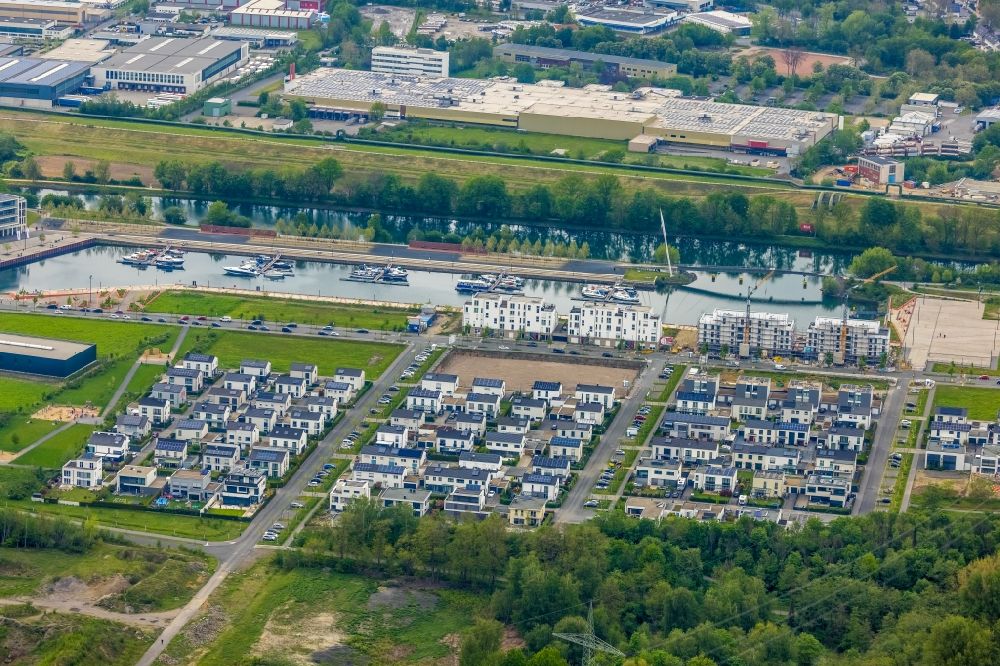 Gelsenkirchen von oben - Neubau- Wohngebiet mit Stadtquartieren am Rhein-Herne-Kanal in Gelsenkirchen im Bundesland Nordrhein-Westfalen NRW