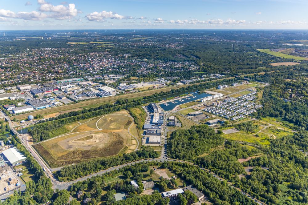 Luftaufnahme Gelsenkirchen - Neubau- Wohngebiet mit Stadtquartieren am Rhein-Herne-Kanal in Gelsenkirchen im Bundesland Nordrhein-Westfalen NRW