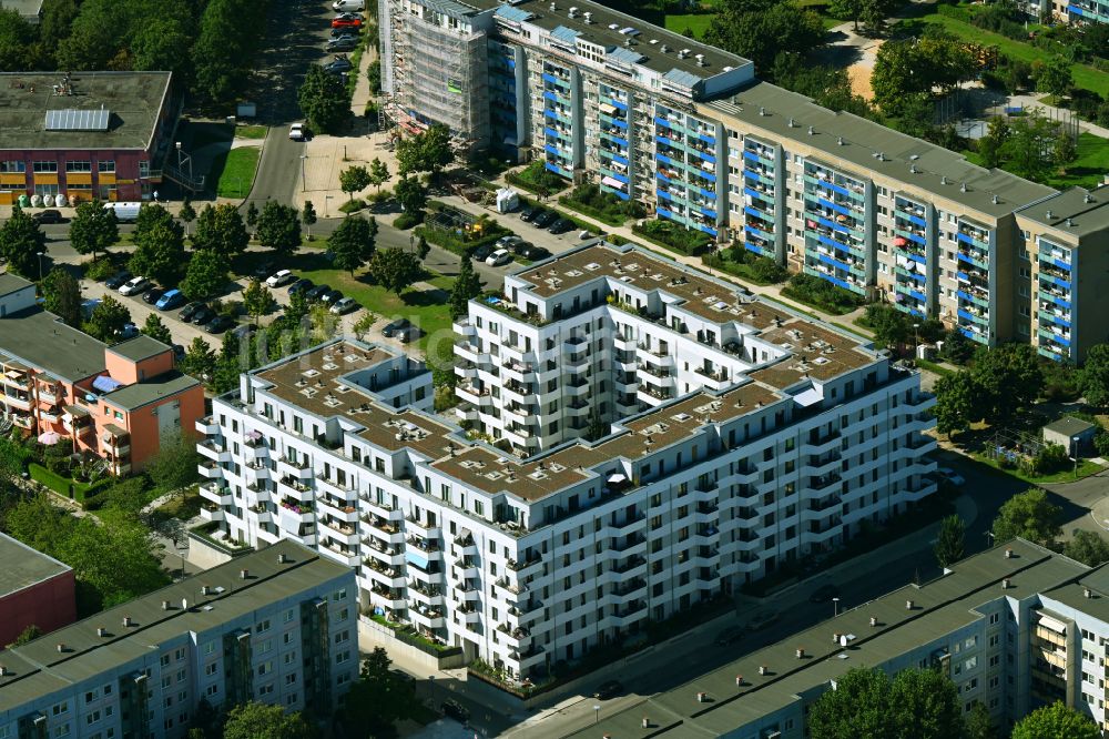 Berlin aus der Vogelperspektive: Neubau eines Wohnhauses Eichhorst14 im Ortsteil Marzahn in Berlin, Deutschland