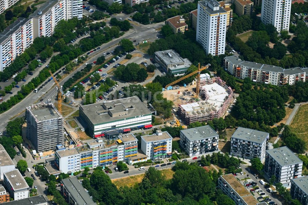 Berlin aus der Vogelperspektive: Neubau eines Wohnhauses Die Neuen Ringkolonnaden im Ortsteil Marzahn in Berlin, Deutschland