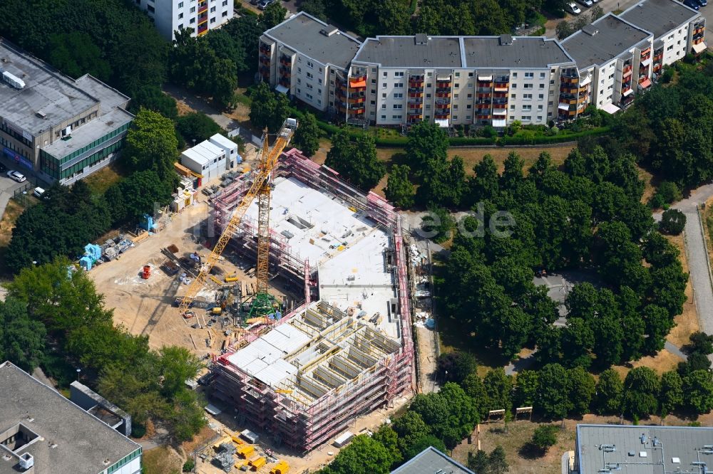 Berlin von oben - Neubau eines Wohnhauses Die Neuen Ringkolonnaden im Ortsteil Marzahn in Berlin, Deutschland