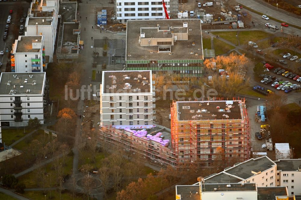 Luftbild Berlin - Neubau eines Wohnhauses Die Neuen Ringkolonnaden im Ortsteil Marzahn in Berlin, Deutschland