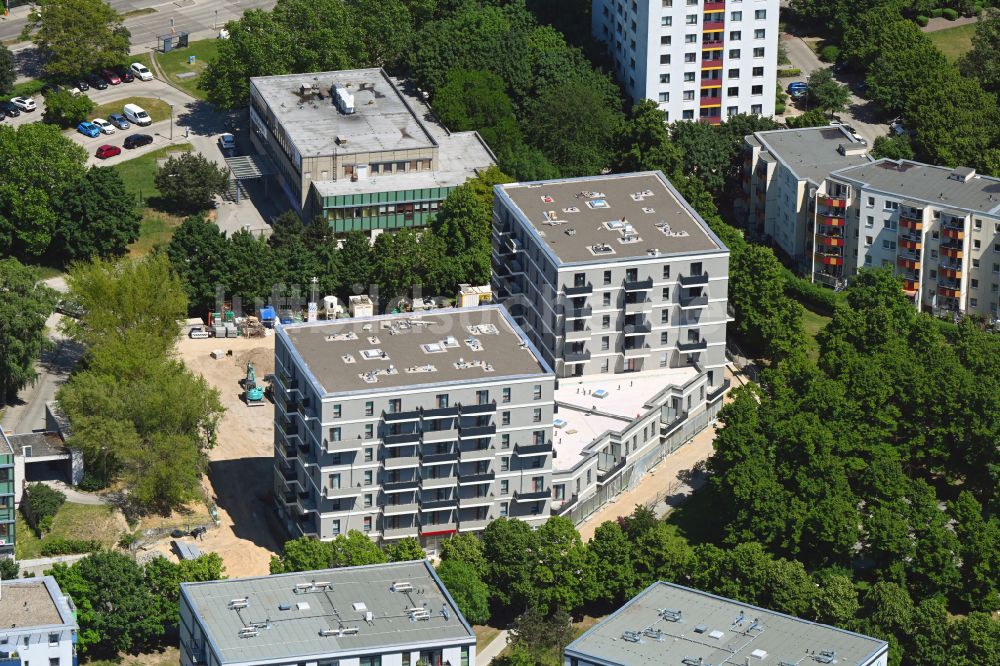 Luftbild Berlin - Neubau eines Wohnhauses Die Neuen Ringkolonnaden im Ortsteil Marzahn in Berlin, Deutschland