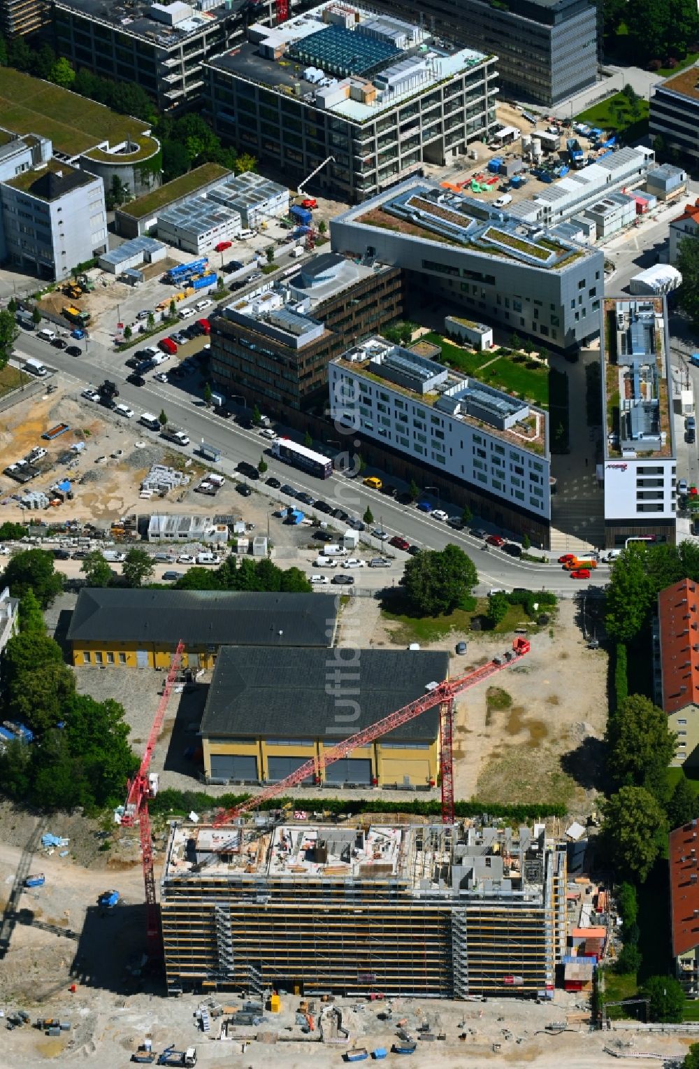 München von oben - Neubau eines Wohnhauses an der Piusstraße - Püreelinie im Ortsteil Berg am Laim in München im Bundesland Bayern, Deutschland
