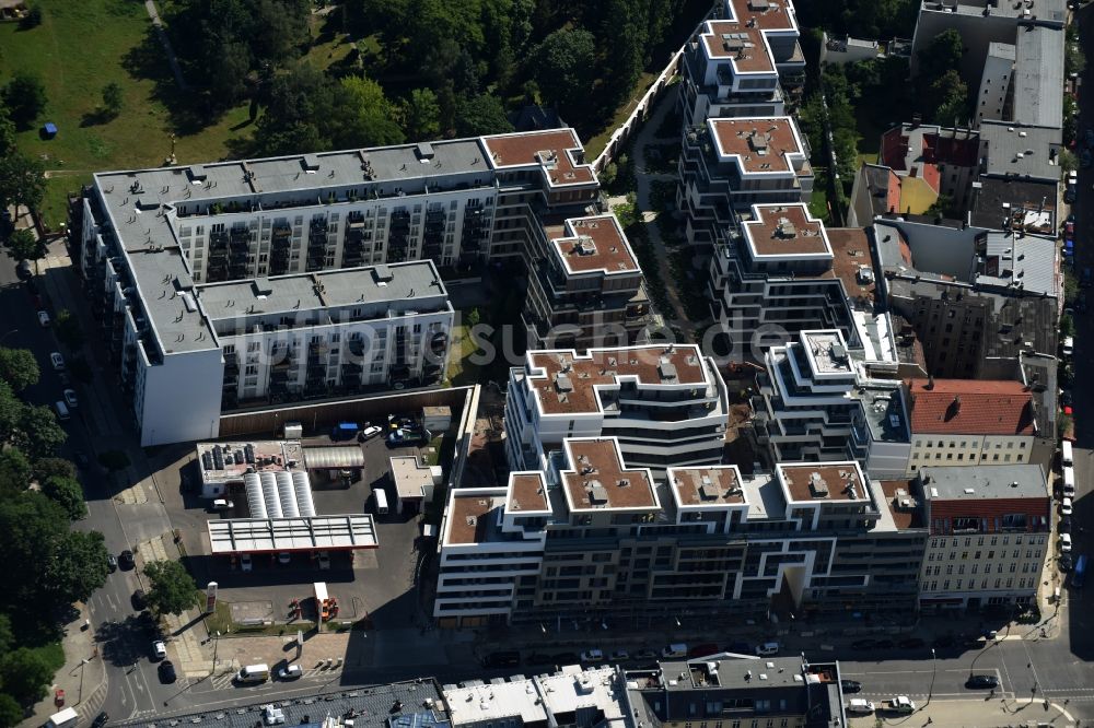 Luftaufnahme Berlin - Neubau- Wohnviertels The Garden im Stadtbezirk Mitte von Berlin