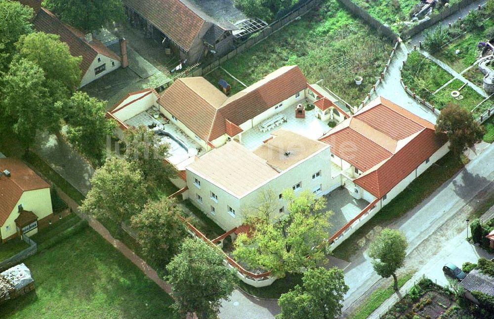 Luftaufnahme Nedlitz / BRB - Neubauvilla an der Lindenallee in Nedlitz (nordöstlich von Zerbst) in Sachsen - Anhalt.