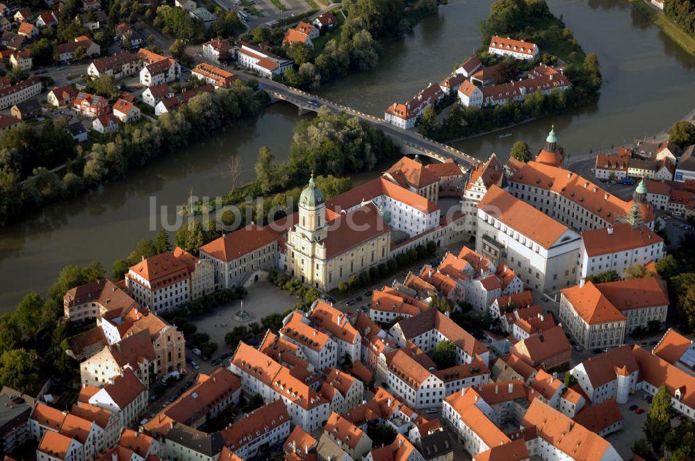 Luftbild Neuburg an der Donau - Neuburg an der Donau Stadtschloss und Hofkirche