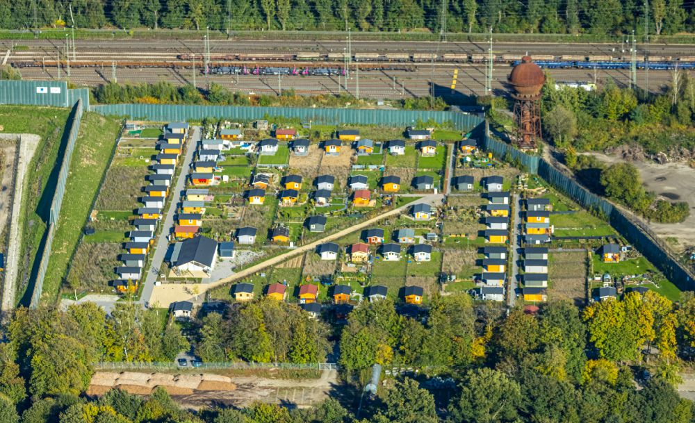 Luftbild Duisburg - Neue Kleingartenanlagen am Wasserturm an der Masurenallee in Duisburg im Bundesland Nordrhein-Westfalen, Deutschland