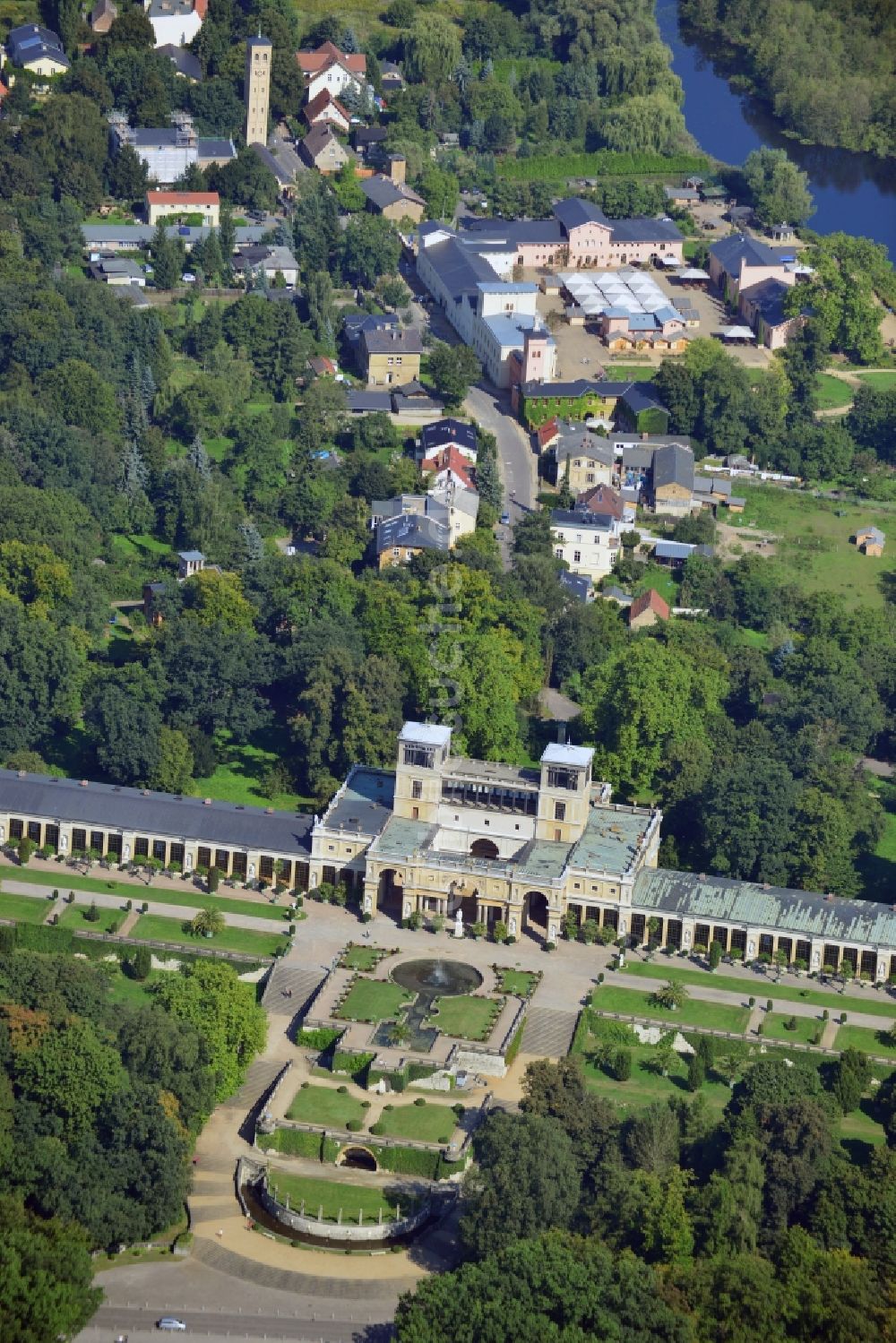 Luftaufnahme Potsdam - Neue Orangerie in Potsdam im Bundesland Brandenburg