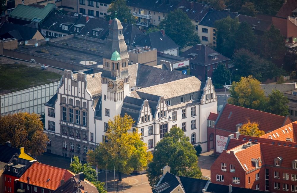 Gladbeck von oben - Neues und Altes Rathaus in Gladbeck im Bundesland Nordrhein-Westfalen