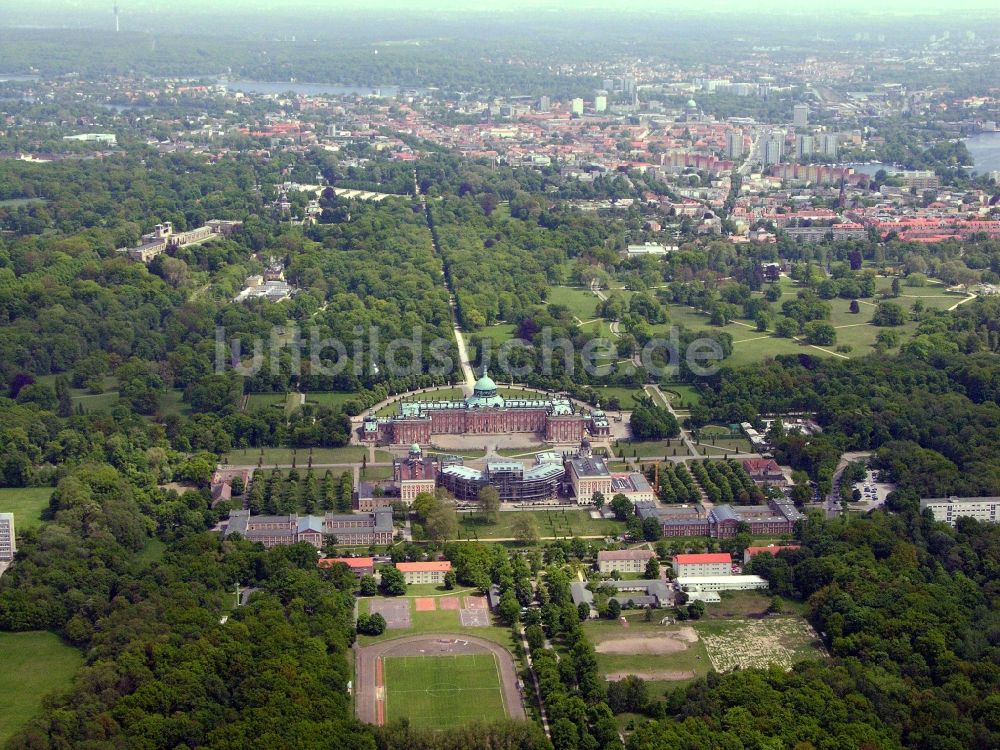 Potsdam von oben - Neues Palais im Ortsteil Brandenburger Vorstadt in Potsdam im Bundesland Brandenburg, Deutschland