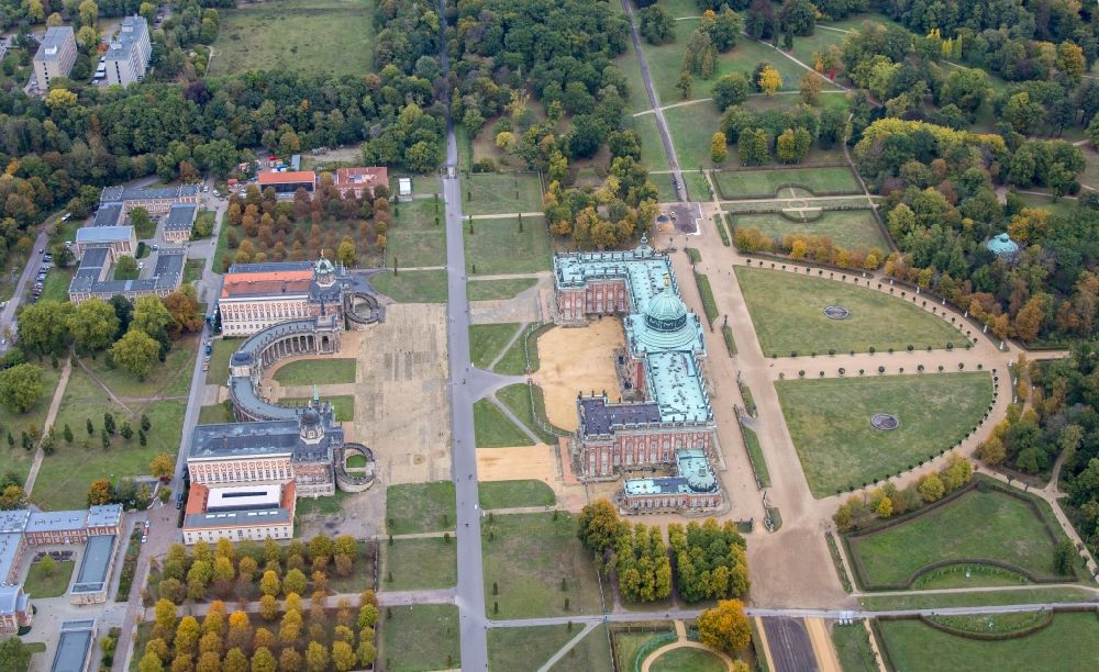 Potsdam aus der Vogelperspektive: Neues Palais im Ortsteil Westliche Vorstadt in Potsdam im Bundesland Brandenburg, Deutschland