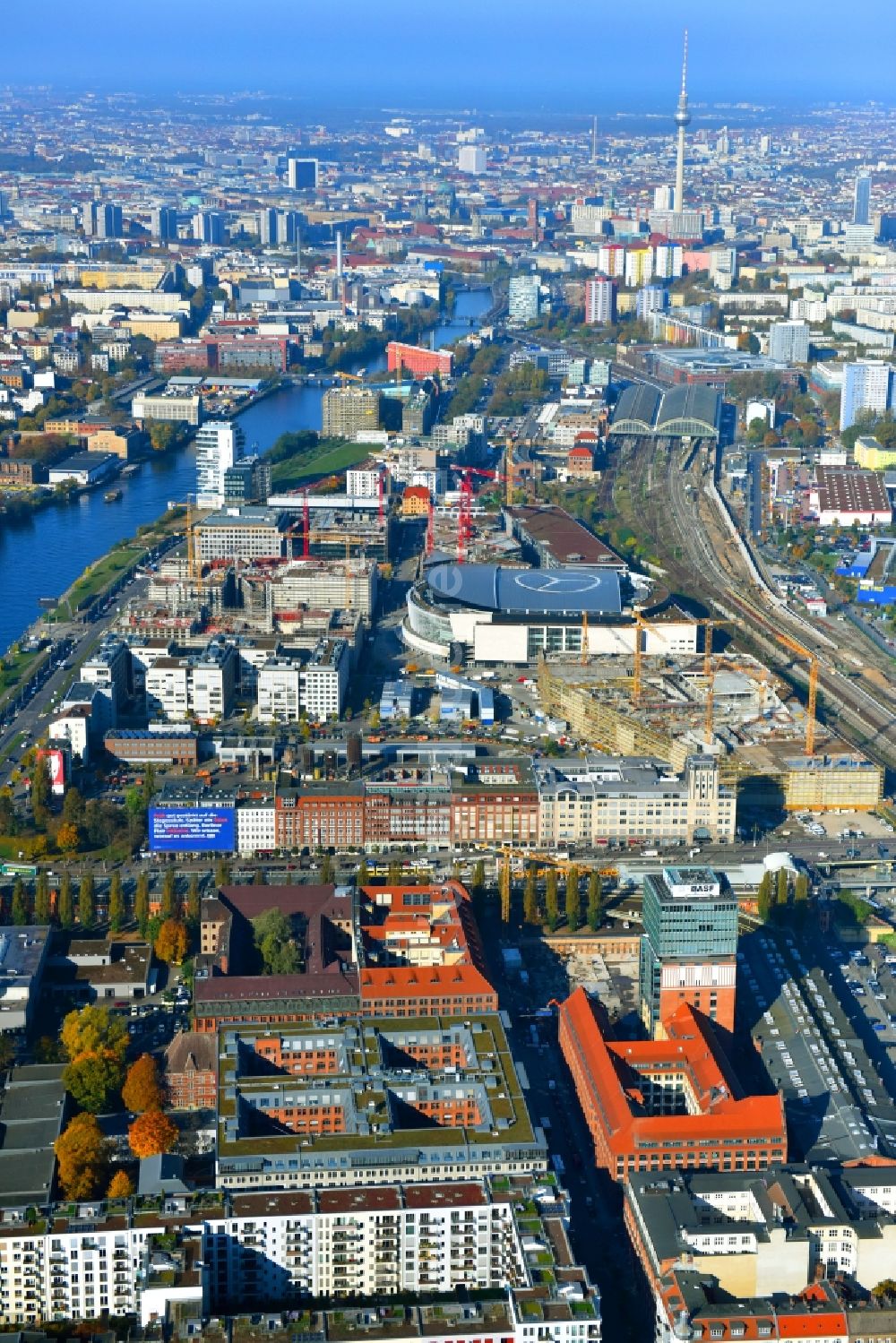 Luftaufnahme Berlin - Oberbaum City im Ortsteil Friedrichshain in Berlin