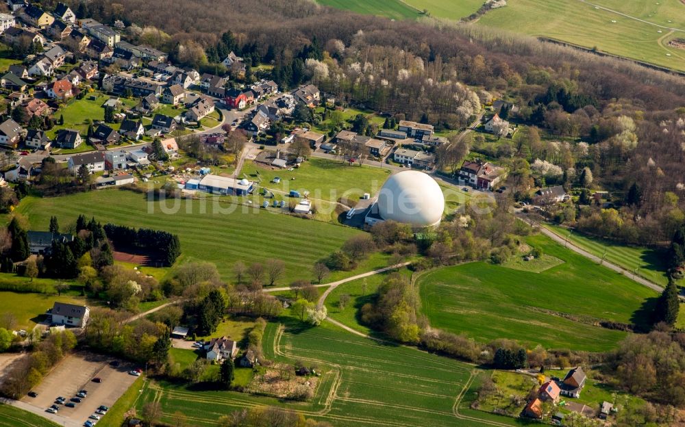 Luftbild Bochum - Observatorium und Planetariums- Kuppelbau- Gebäudekomplex der Sternwarte in Bochum im Bundesland Nordrhein-Westfalen, Deutschland
