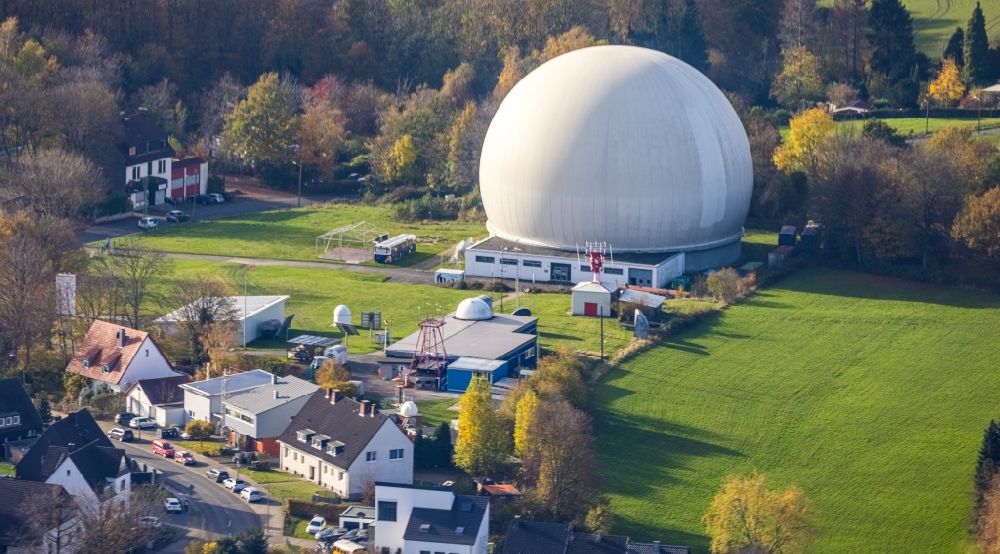 Luftaufnahme Bochum - Observatorium und Planetariums- Kuppelbau- Gebäudekomplex der Sternwarte in Bochum im Bundesland Nordrhein-Westfalen, Deutschland