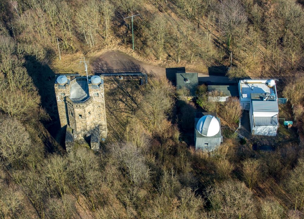 Hagen von oben - Observatorium und Planetariums- Kuppelbau- Gebäudekomplex der Volkssternwarte Hagen in Hagen im Bundesland Nordrhein-Westfalen